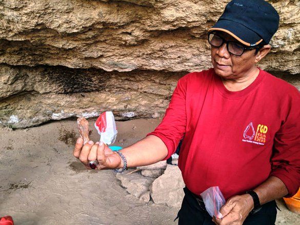 Teliti Gua Lowo Ponorogo, Arkeolog Temukan Sendok Purba