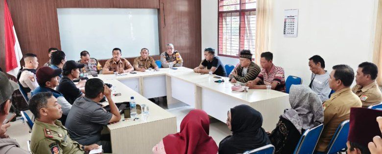 Pj Kades Perempuan di Jember Didemo karena Disukai Warga, Dinilai Berhasil Redam Konflik Desa