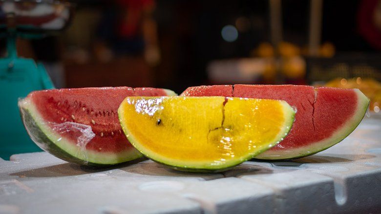 Semangka Merah dan Kuning, Ternyata Beda Warna Beda Faedahnya