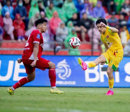Menang Telak 7-0 dari Semen Padang, Persebaya Tetap Evaluasi Tim