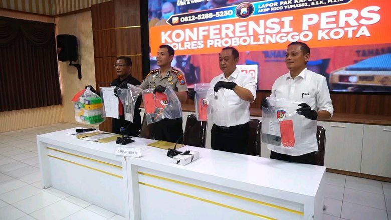 Pelarian Komplotan Pencuri Berakhir di Ruang Karaoke Probolinggo