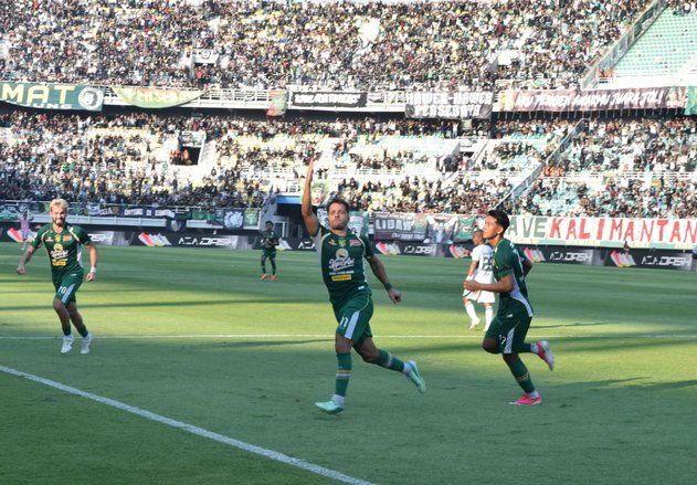 Miguel Pereira Cetak Brace, Persebaya Selamat dari Kekalahan Lawan PSS Sleman di GBT