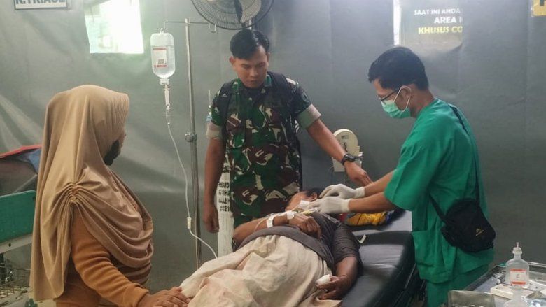 Mengamuk,,, Pria dengan Gangguan Jiwa di Probolinggo Bacok Wanita Paruh Baya ​​​​