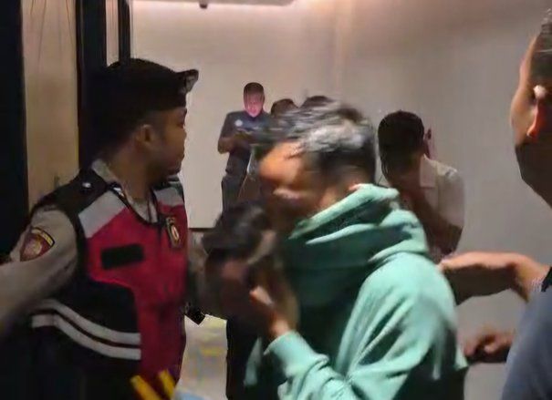 Pesta Seks Sesama Jenis di Surabaya Digerebek Polisi