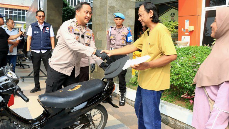 Polres Gresik Kembalikan Motor Korban Begal dan Curanmor