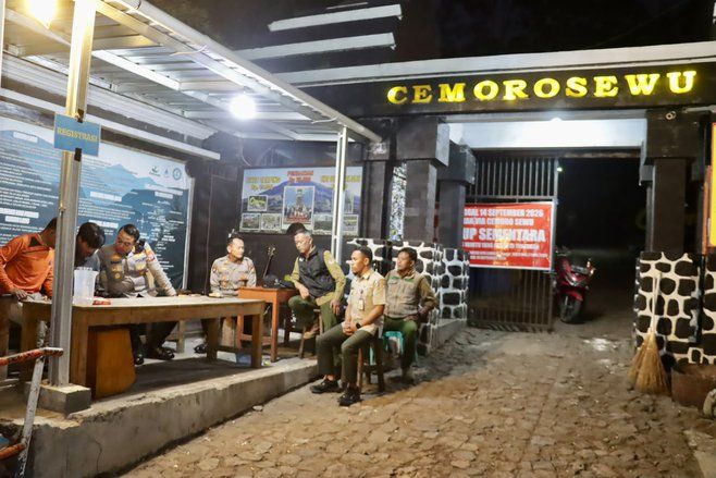 Cegah Kebakaran Hutan Gunung Lawu Meluas, Polres Magetan Tambah Personel Jaga