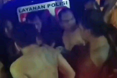 Geger! Enam Pria dan Seorang Perempuan Diamankan Warga di Kotaanyar Probolinggo