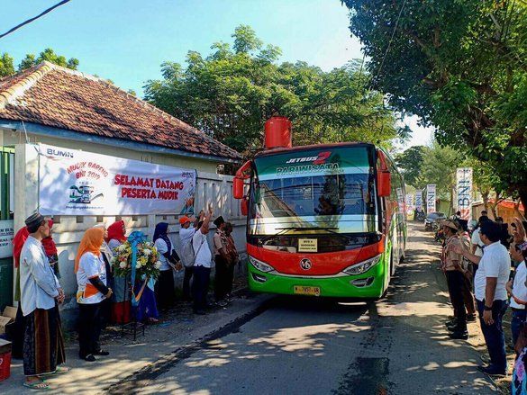 Santriwati Nurul Jadid Sambut Lebaran dengan Puber