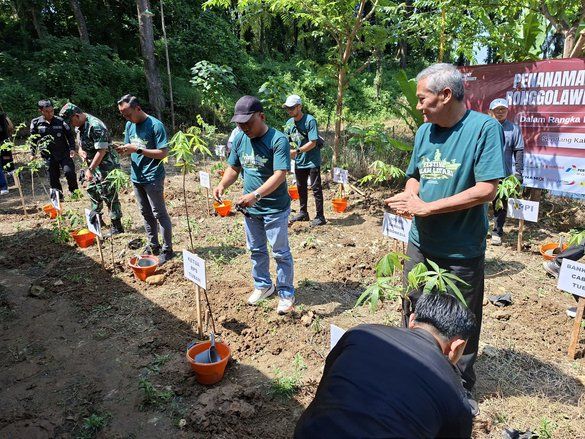 RPS Gelar Festival Alam Lestari di Tuban, Tanam Pohon hingga Tebar Puluhan Ribu Benih Ikan