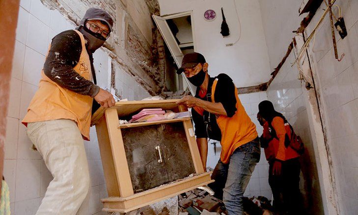 Rumah Ambruk di Tambaksari Surabaya Dapat Bantuan dari Program Rutilahu