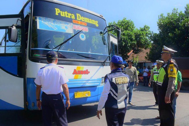 Tim Gabungan Gelar Tes Urin dan Uji Kelaikan Kendaraan