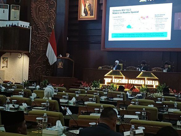 DPRD Jatim Setujui LKPJ 2025, Golkar-PKS Kritik Belanja Birokrasi Dominan