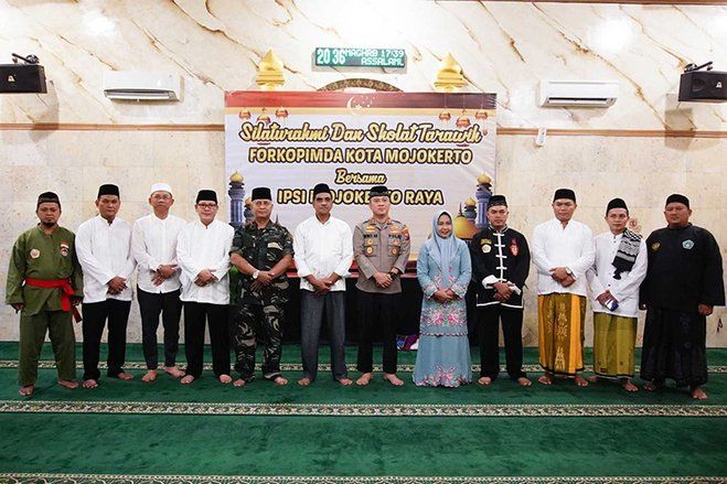 Safari Ramadan, Ning Ita Forkopimda Gelar Salat Tarawih Bersama IPSI
