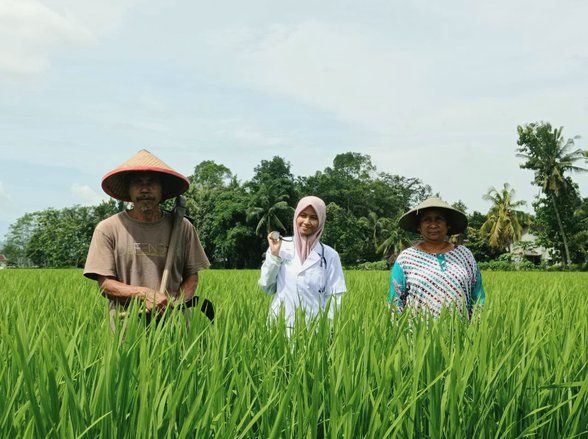 Kisah Eli, Anak Petani Penerima Bidikmisi Lulusan Kedokteran Unej