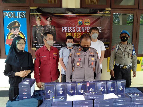 Beli Tablet Curian, Pemilik Toko  HP di Jember Jadi Tersangka