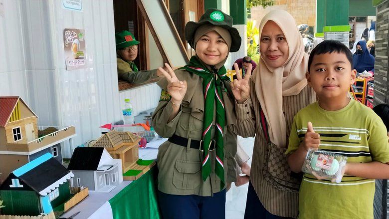 Tutup Tahun Ajaran, SD Almadany Gresik Tampilkan Puluhan Karya STEM