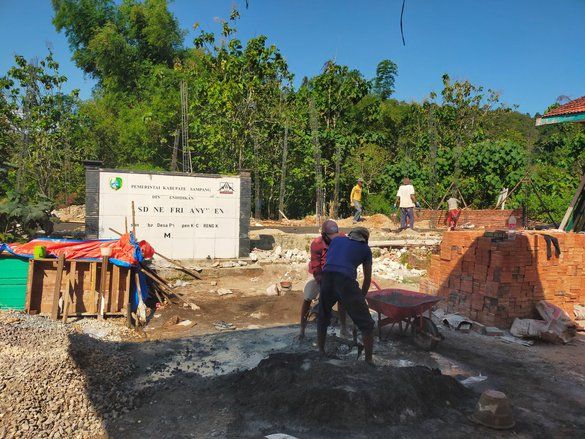 Proyek Rehab SDN Panyepen 3 Sampang Mulai Dikerjakan, Papan Informasi Belum Terpasang