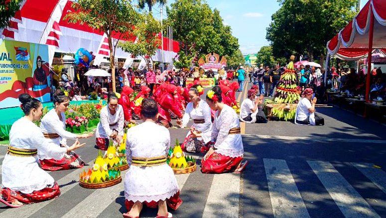 Karnaval Budaya Lokal Meriahkan Peringatan Hari Jadi Kabupaten Situbondo ke 205 