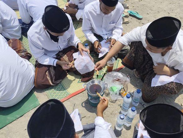 Bukan Sekadar Rekor, Lirboyo Hidupkan Lagi Tradisi Membatik