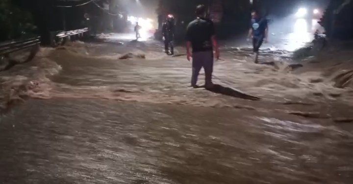 BMKG Banyuwangi Imbau Warga Tak Keluar Rumah saat Cuaca Ekstrem