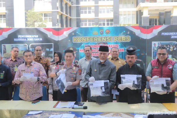 Polda Sumbar Gagalkan Peredaran 6,4 Kilogram Sabu, Puluhan Ribu Jiwa Terselamatkan