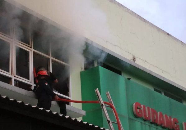 Inafis Polda Jatim Selidiki Kebakaran Gudang Farmasi RSUD dr. Harjono Ponorogo