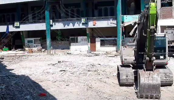 Evakuasi Rampung, BNPB Pastikan Santri Al Khoziny Meninggal Dunia 67 Anak