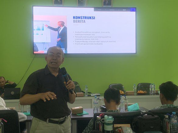 Di Sekolah Jurnalistik, RPS Ajak Anak Muda Bijak di Medsos