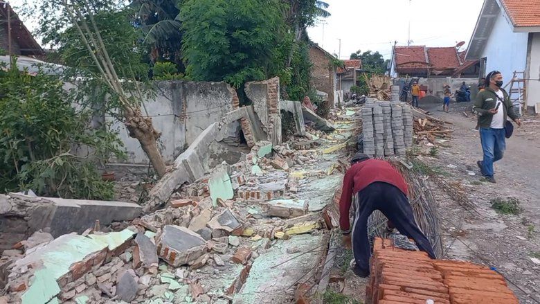 Tembok SLBN Gending Roboh, Tiga Warga Probolinggo Luka Termasuk Balita