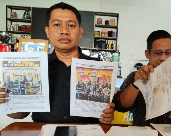 Soto Mantenan Persoalkan Nama Usaha Pukis Mantenan di Kediri