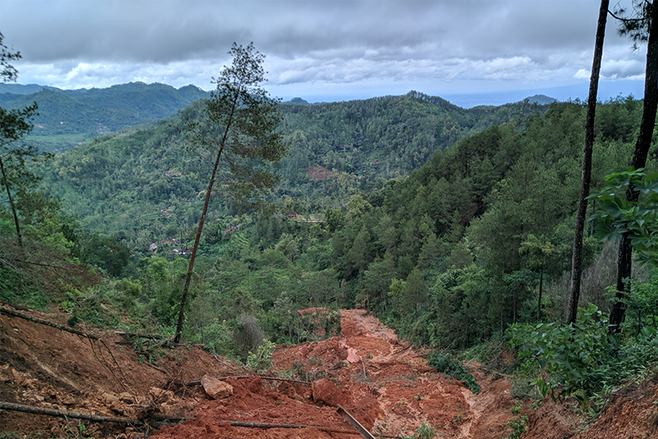 Lokasi&nbsp;Longsor di Ponorogo Adalah Titik Sumber Air dan Pernah Terjadi Tanah Retak