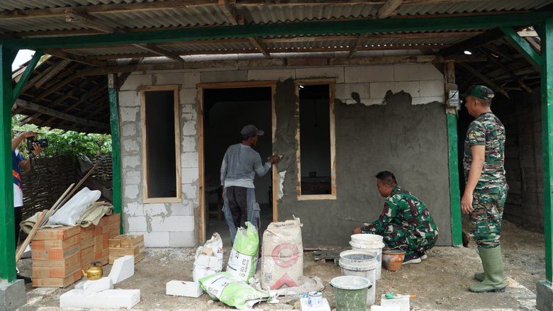 TMMD Jombang Sulap Rumah Buruh Tani Berusia 73 Tahun Jadi Layak Huni