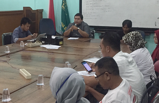 Warga Banyuwangi Tolak Tambang Mulai Aksi di Depan Kantor Gubernur 