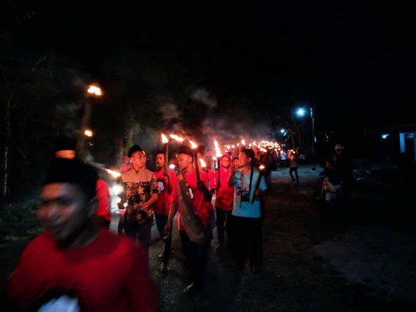 Serunya Malam Takbiran Berhias 1.001 Obor di Ponorogo