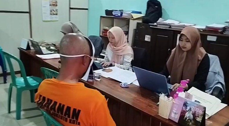Bertahun-tahun Cabuli Anak Tiri, Pria 53 Tahun Dibekuk Polres Mojokerto Kota