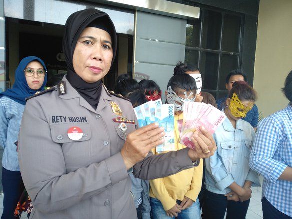 Pegawai IT Kelola Panti Pijat Plus-plus