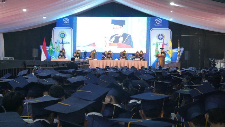 Dari Kampus Pesantren, UNUJA Probolinggo Cetak 1.195 Lulusan Berorientasi Pengabdian