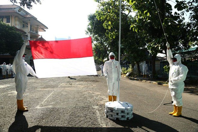 Pakai APD Lengkap, Relawan Surabaya Memanggil Gelar Upacara Kemerdekaan di HAH