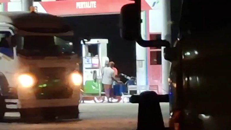 Pelayanan SPBU di Sugihwaras Tuban Dikeluhkan Warga, Mengapa?