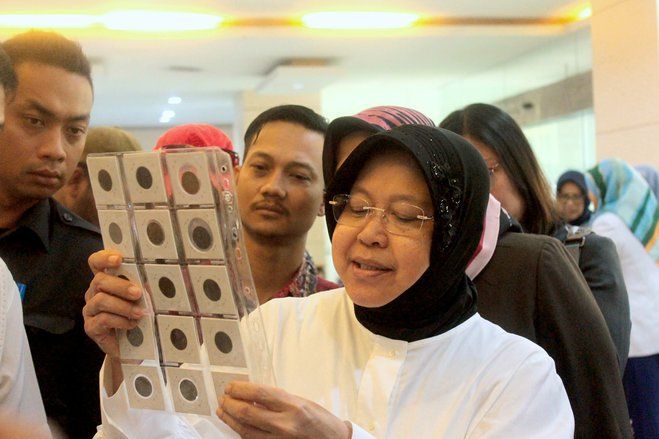 Ratusan Uang Kuno Dihibahkan ke Museum Surabaya