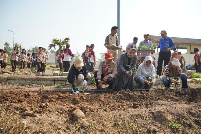 300 Pemuda Kota Mojokerto Gelar Green Action, Ning Ita Tekankan Pentingnya Merawat Pohon
