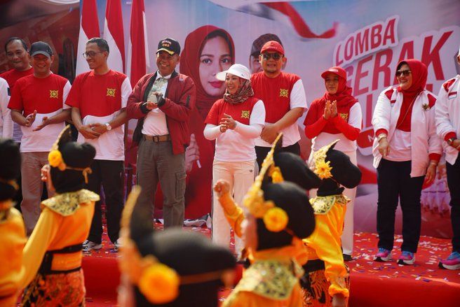 120 Regu Pelajar Ramaikan Lomba Gerak Jalan Merah Putih di Kota Mojokerto