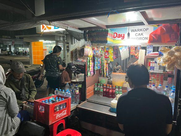 Dari Generasi ke Generasi, Warkop Cak Gondrong Setia Layani Pelanggan