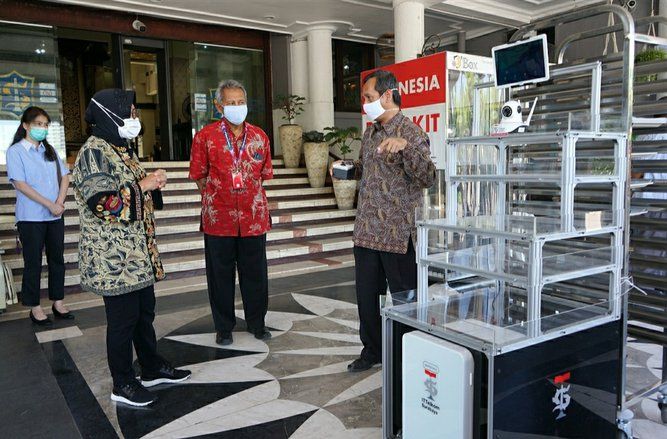 ITTS Ciptakan Robot Pelayan dan Bilik Pengaman Swab Covid-19