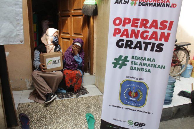 Operasi Pangan Gratis untuk Warga Rentan Miskin Di Surabaya