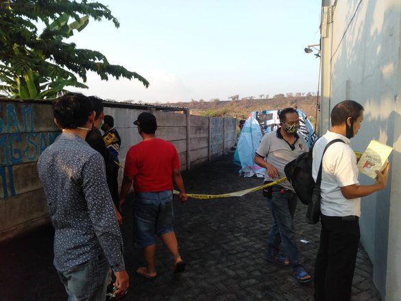 Mobil Pedangdut Via Vallen Dibakar