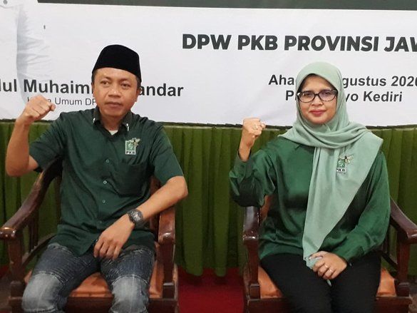 Dapat Dua Rekom Partai Besar, Mak Rini-Mak Dhene Siap Lawan Petahana di Pilkada Blitar