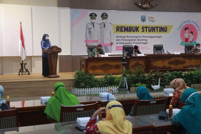Bupati Probolinggo Rembuk Stunting Secara Daring