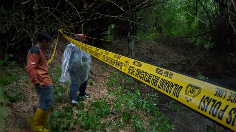 Warga Mojokerto Temukan Mayat Lansia di Bekas Kubangan Galian Batu Bata