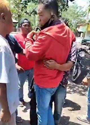Palak Sopir Truk, Preman di Mojokerto Dikeroyok